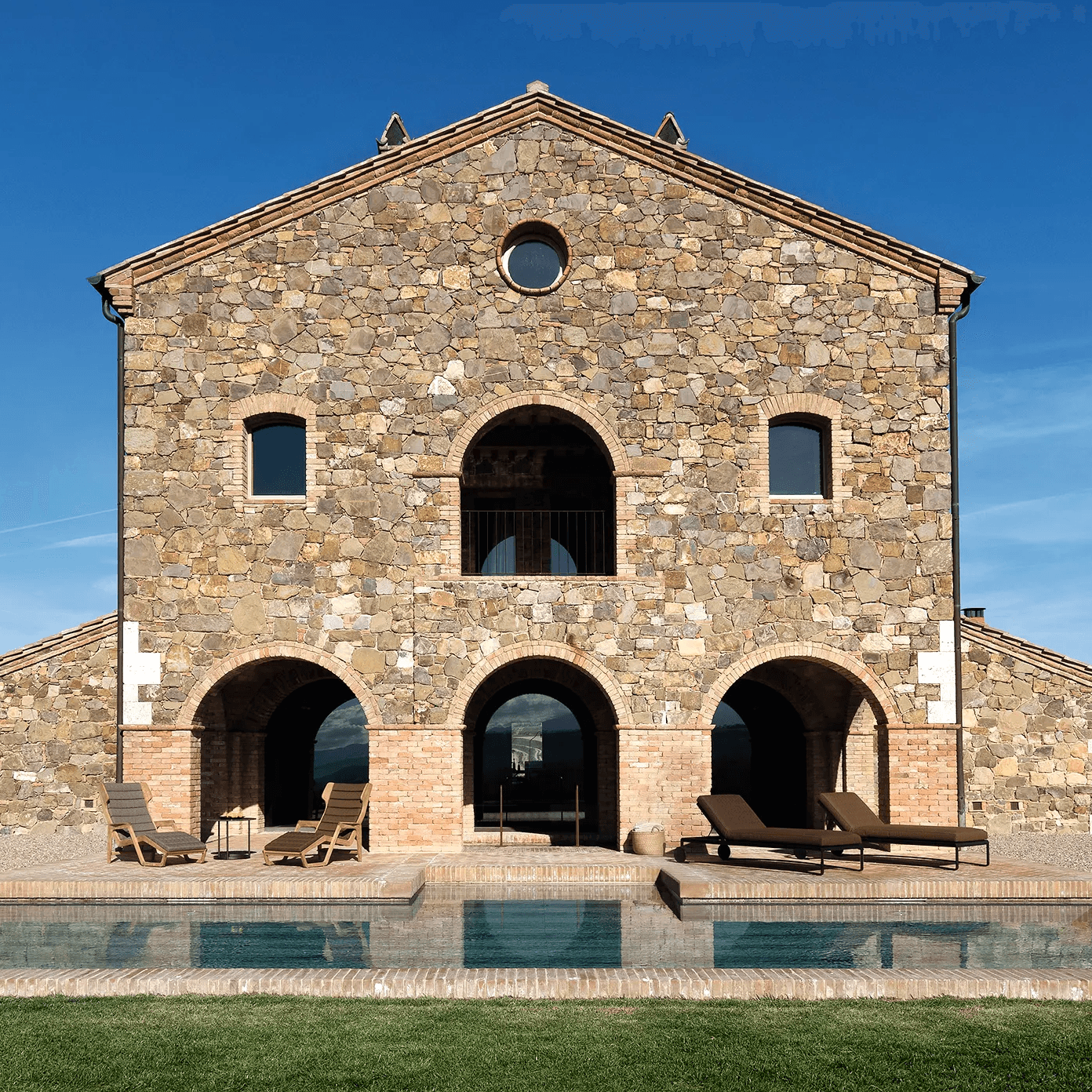 Original photo of Classic Villa Sketch